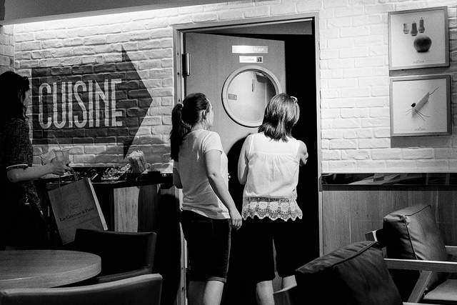 28937702280_36ac446817_z