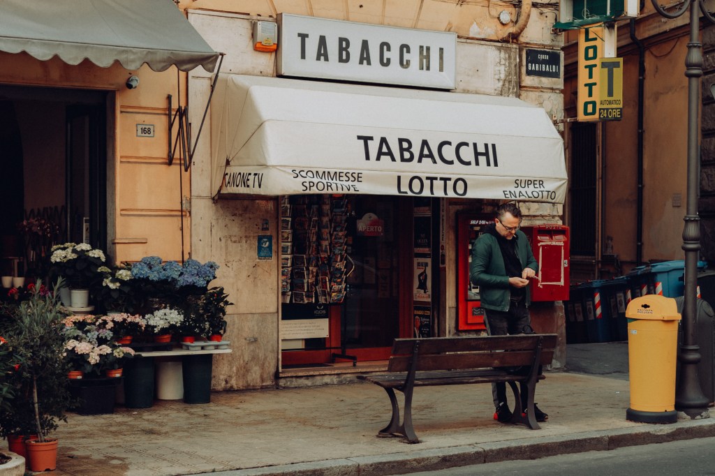 Nel Blu Dipinto Di Blu (street&nbsp;photo)